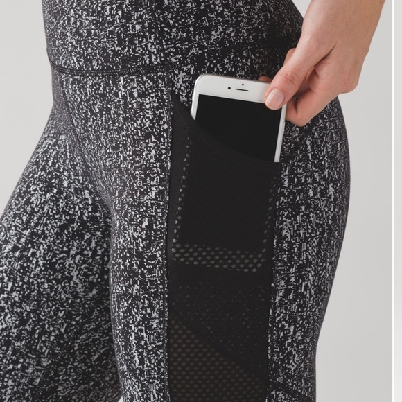 Lululemon Fit Physique Crop (19") - Picture 3 of 5